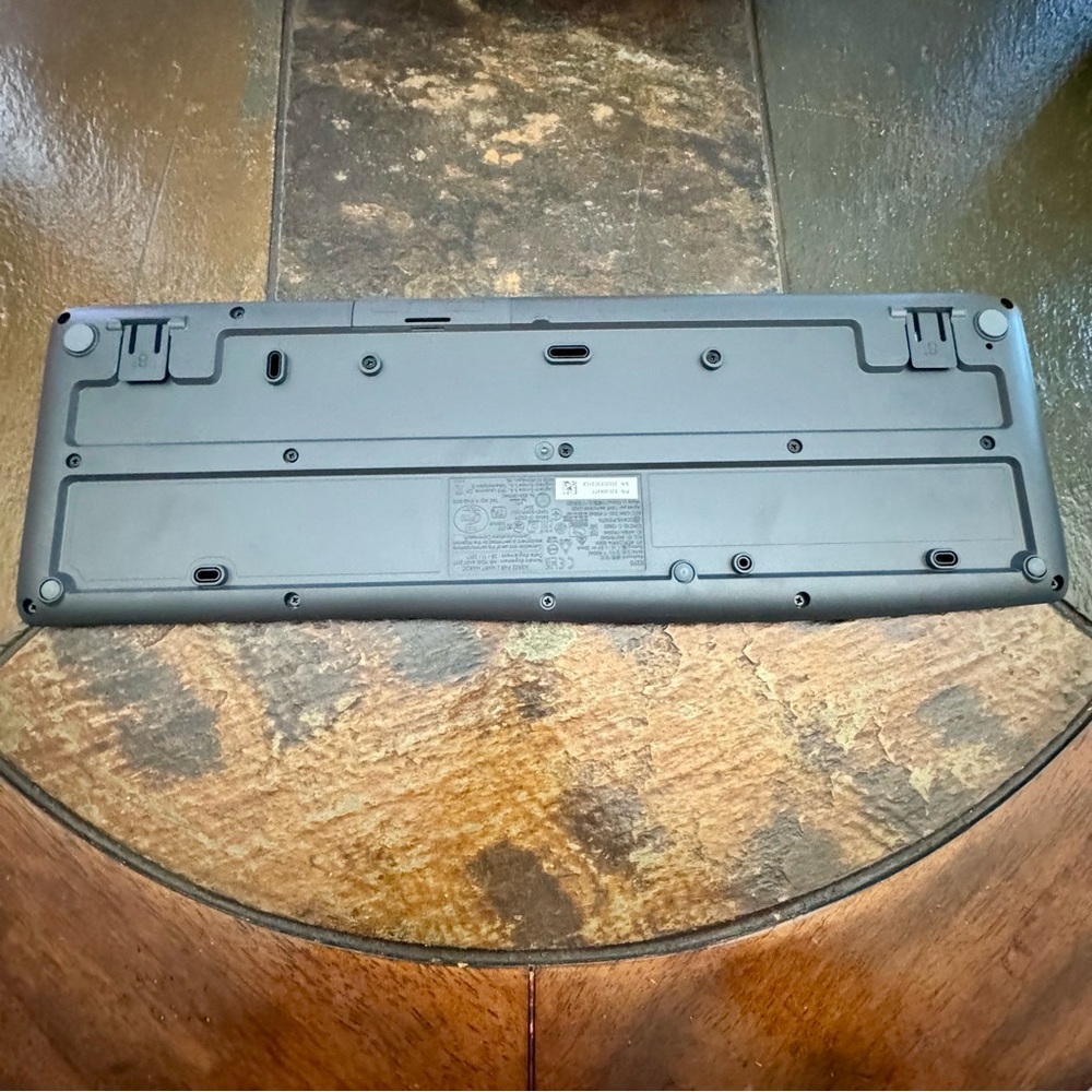 Logitech Wireless Keyboard 📊 - Picture 2 of 3
